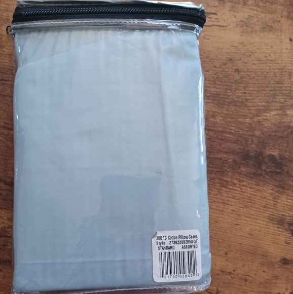 Hampton House 300 count thread 100% cotton sateen pillowcases 2pk blue - Picture 3 of 3